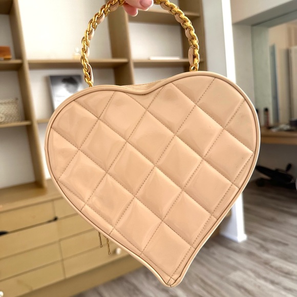 Chanel Vintage Heart Vanity Bag - Picture 4 of 16